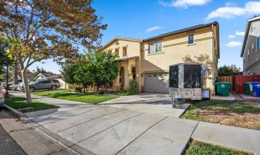 2334 N Fallbrook Drive, Los Banos, California 93635, 5 Bedrooms Bedrooms, ,3 BathroomsBathrooms,Residential,Buy,2334 N Fallbrook Drive,ML81985487