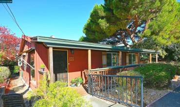 825 W 8Th St, Benicia, California 94510, 3 Bedrooms Bedrooms, ,2 BathroomsBathrooms,Residential,Buy,825 W 8Th St,41075030