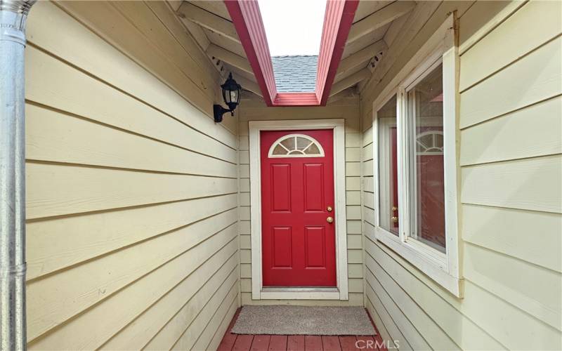 second entrance to bedroom hallway