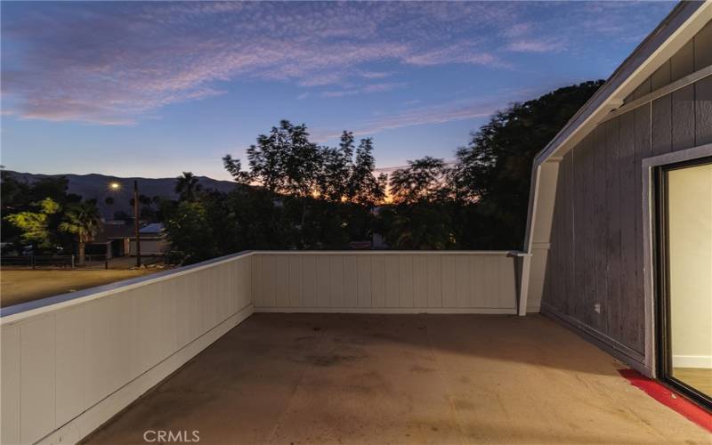 Balcony (Upstairs bedroom 3)