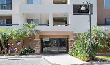 5565 Canoga Avenue 120, Woodland Hills, California 91367, 1 Bedroom Bedrooms, ,1 BathroomBathrooms,Residential Lease,Rent,5565 Canoga Avenue 120,SR24226704