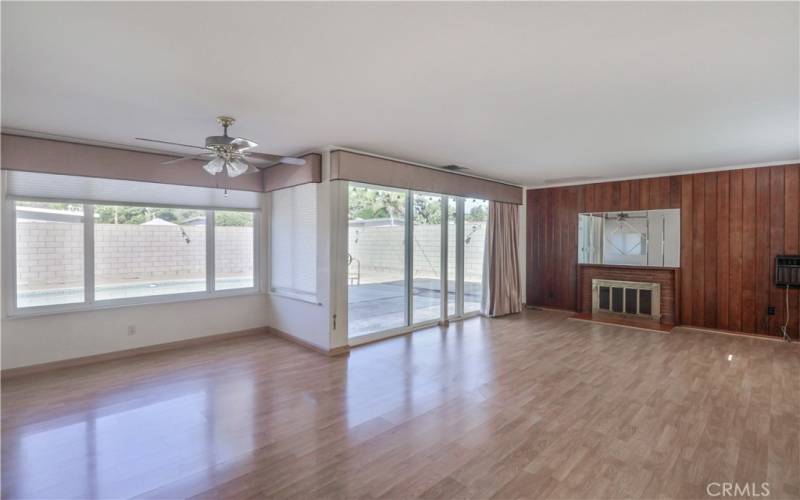 LIVING ROOM WITH FIREPLACE