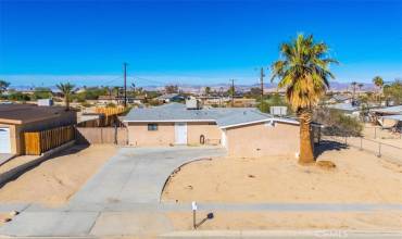 72742 Granite Avenue, 29 Palms, California 92277, 3 Bedrooms Bedrooms, ,2 BathroomsBathrooms,Residential,Buy,72742 Granite Avenue,JT24226728