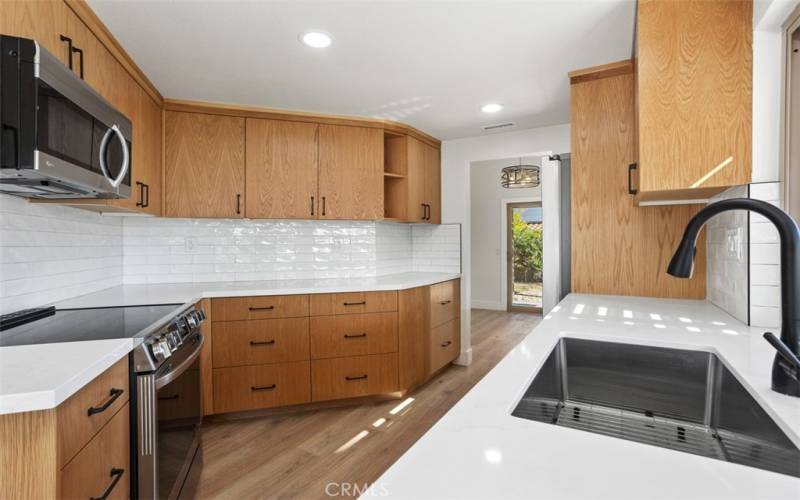 kitchen looking to dining room