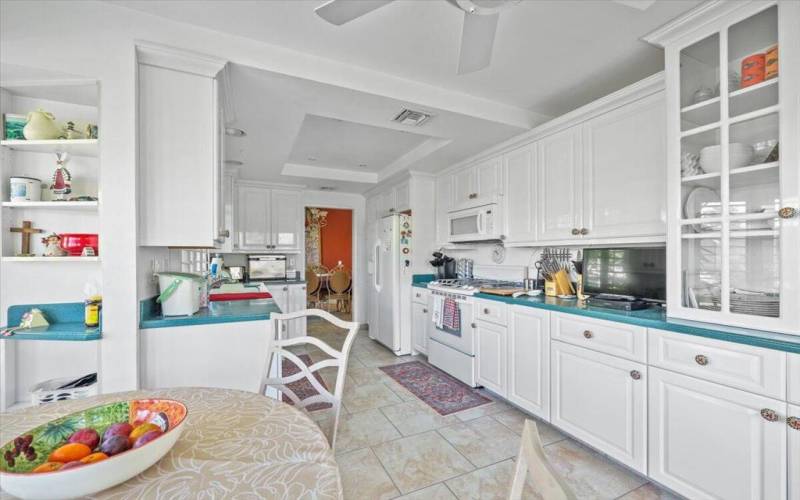 kitchen/breakfast nook