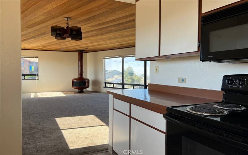 KITCHEN TOWARDS LIVING ROOM