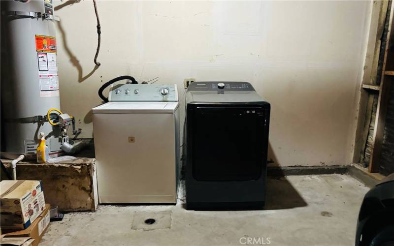 laundry machines in the garage