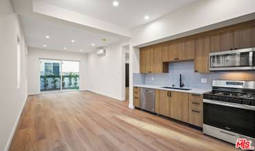 1731 S Barrington Avenue 3, Los Angeles, California 90025, 1 Bedroom Bedrooms, ,1 BathroomBathrooms,Residential Lease,Rent,1731 S Barrington Avenue 3,24459965