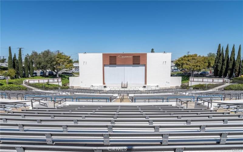 Amphitheatre walking distance from the Unit