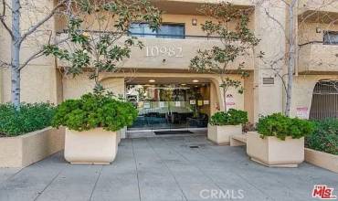 10982 Roebling Avenue 359, Los Angeles, California 90024, 1 Bedroom Bedrooms, ,1 BathroomBathrooms,Residential Lease,Rent,10982 Roebling Avenue 359,SR24227324