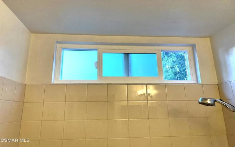 NEW MILGARD PRIVACY BATH WINDOW