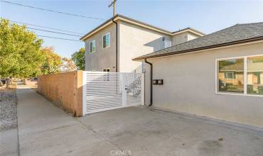 3623 W Victory Blvd. 201, Burbank, California 91505, 2 Bedrooms Bedrooms, ,2 BathroomsBathrooms,Residential Lease,Rent,3623 W Victory Blvd. 201,GD24227266