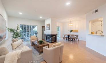 20151 Sealpoint Lane 109, Huntington Beach, California 92646, 2 Bedrooms Bedrooms, ,2 BathroomsBathrooms,Residential,Buy,20151 Sealpoint Lane 109,OC24226249