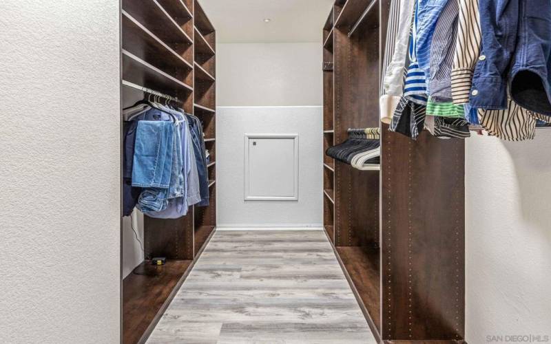 Walk-in Closet