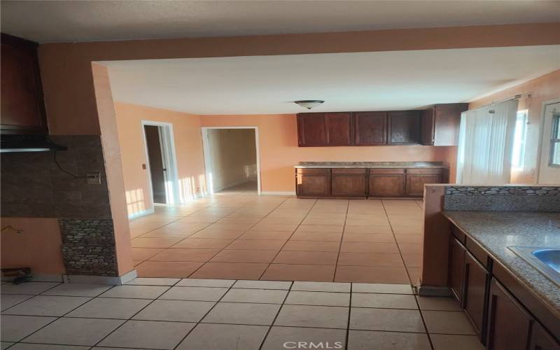 VIEW FROM KITCHEN 

TOWARDS DINING AREA