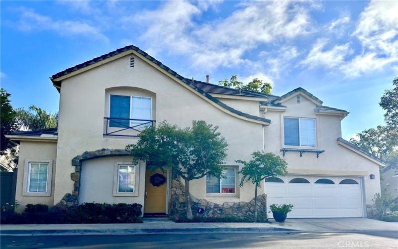 Inviting Curb Appeal, 2 car garage, Culdesac and extra parking spaces adjacent to front door.