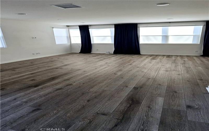 Large 

Family/Living Room