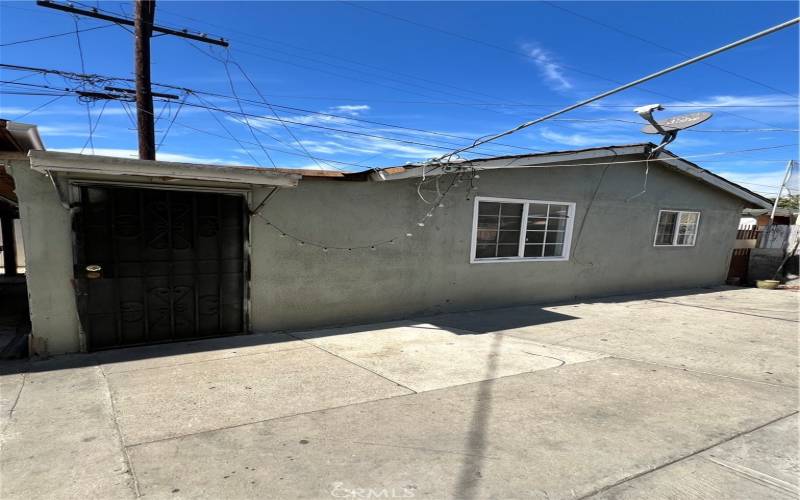 GARAGE CONVERTED UNIT