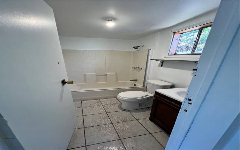 GARAGE FULL BATHROOM