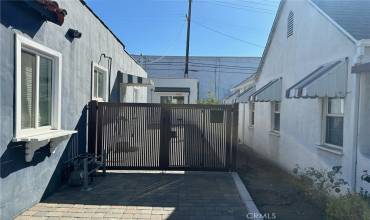 1024 Willard Avenue A, Glendale, California 91201, 2 Bedrooms Bedrooms, ,2 BathroomsBathrooms,Residential Lease,Rent,1024 Willard Avenue A,GD24224649