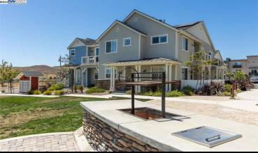 3818 Hatchery Ln 2, San Luis Obispo, California 93401, 3 Bedrooms Bedrooms, ,2 BathroomsBathrooms,Residential,Buy,3818 Hatchery Ln 2,41078249