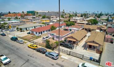 857 W 85th Street, Los Angeles, California 90044, 6 Bedrooms Bedrooms, ,Residential Income,Buy,857 W 85th Street,24460579