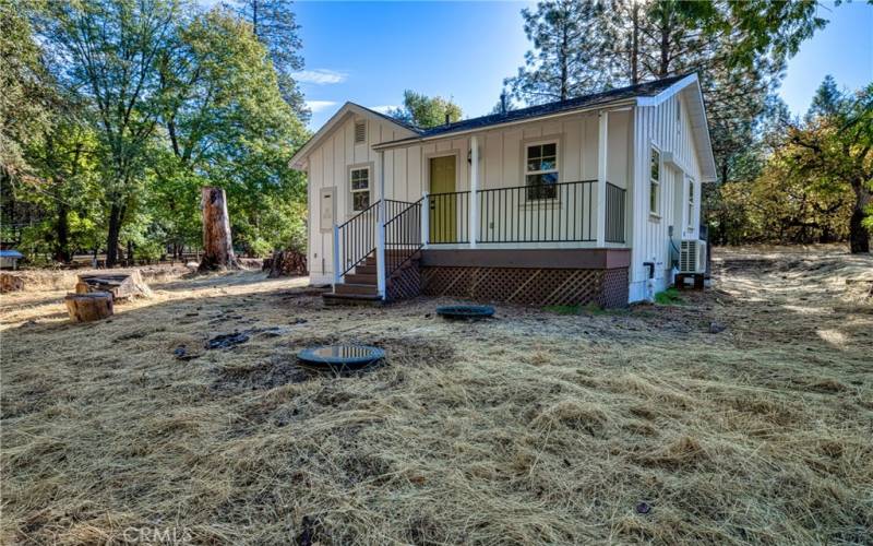 flat yard, backside entry.