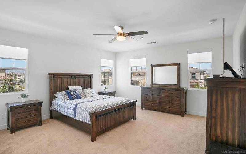 Large, Clean and Bright Primary Bedroom!