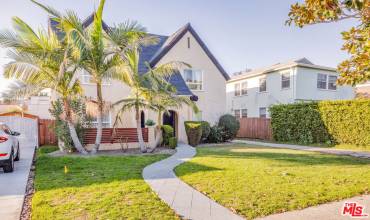 1327 S Rimpau Boulevard, Los Angeles, California 90019, 3 Bedrooms Bedrooms, ,1 BathroomBathrooms,Residential Lease,Rent,1327 S Rimpau Boulevard,24460031