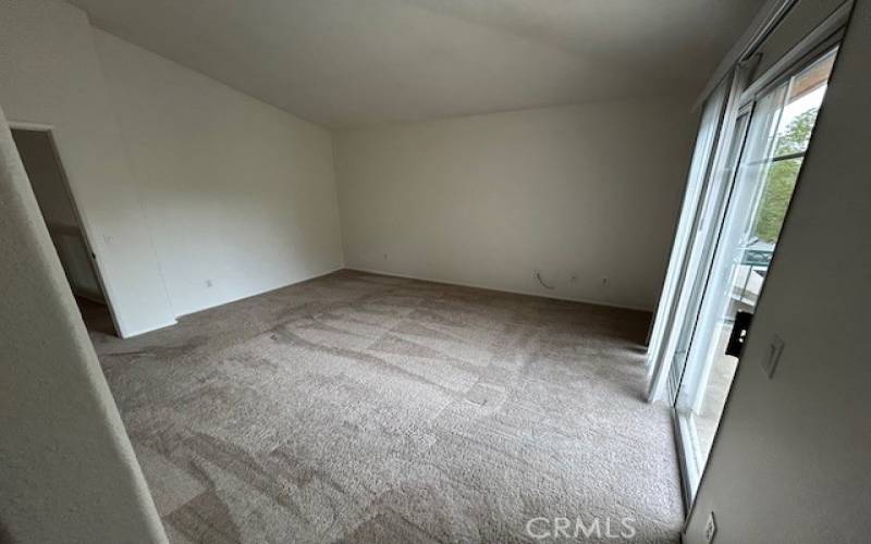 Large primary with walk in closet and newer deckf