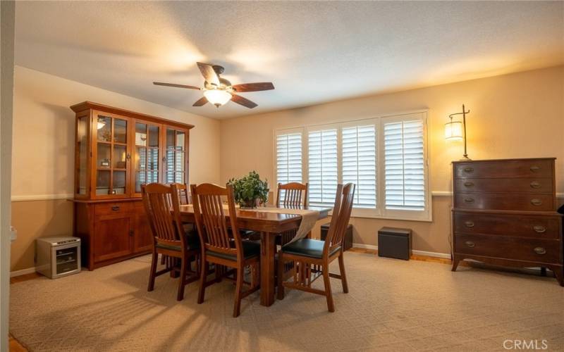 Large formal dining room off entry and kitchen.