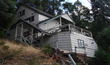 113 Fremont Road, Lake Arrowhead, California 92352, 2 Bedrooms Bedrooms, ,1 BathroomBathrooms,Residential,Buy,113 Fremont Road,IV24228343