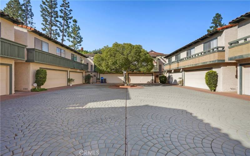 Courtyard 9 on Vista Madera driveway in the complex