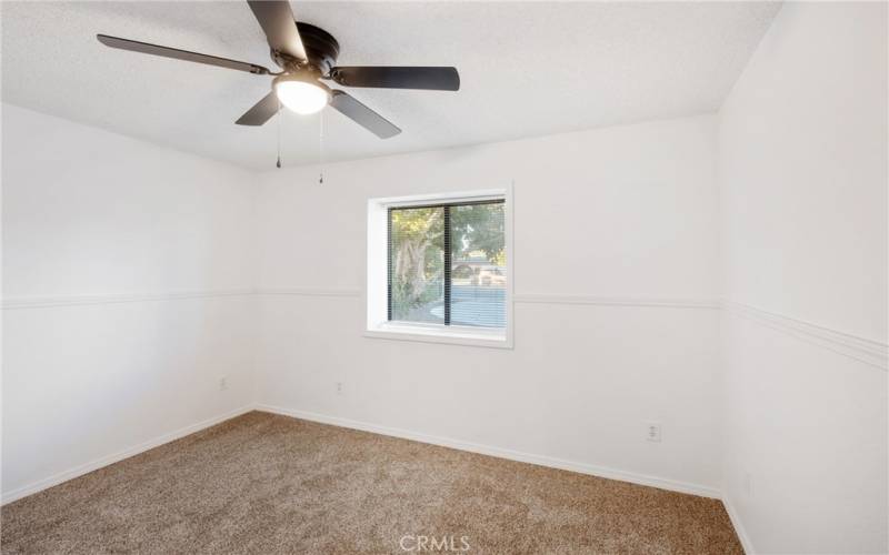 Guest bedroom 2 has new carpet & fresh paint!