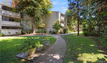 20134 Leadwell Street 303, Winnetka, California 91306, 2 Bedrooms Bedrooms, ,2 BathroomsBathrooms,Residential,Buy,20134 Leadwell Street 303,SR24228824