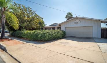 1599 E Madison Avenue, El Cajon, California 92019, 4 Bedrooms Bedrooms, ,2 BathroomsBathrooms,Residential,Buy,1599 E Madison Avenue,SW24185170