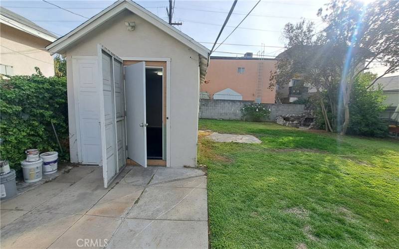 Bonus room in backyard