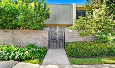 8633 Balboa Boulevard 29