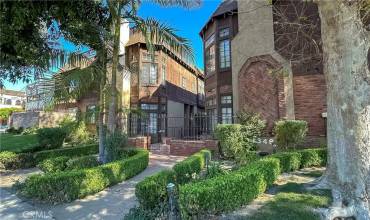 4352 Coldwater Canyon Avenue G, Studio City, California 91604, 2 Bedrooms Bedrooms, ,3 BathroomsBathrooms,Residential,Buy,4352 Coldwater Canyon Avenue G,CV24226034