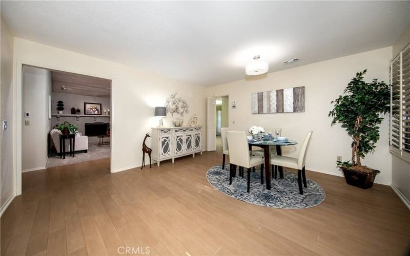 LARGE DINING ROOM WITH VIEW TOWARDS FAMILY ROOM