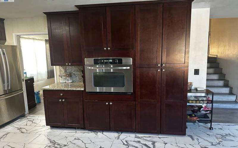 Oven/Pantry