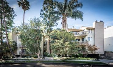 12030 Valleyheart Drive 104, Studio City, California 91604, 2 Bedrooms Bedrooms, ,2 BathroomsBathrooms,Residential,Buy,12030 Valleyheart Drive 104,SR24227217