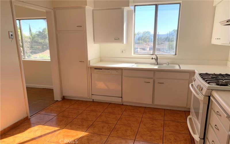 kitchen with doorway to the dining area