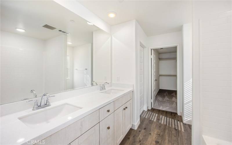 Dual sink vanity in master suite