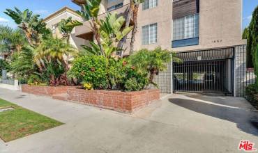 1652 COLBY Avenue 102, Los Angeles, California 90025, 2 Bedrooms Bedrooms, ,2 BathroomsBathrooms,Residential Lease,Rent,1652 COLBY Avenue 102,24435937