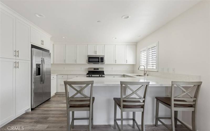 Bright and beautiful kitchen.