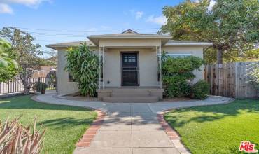 2324 S Highland Avenue, Los Angeles, California 90016, 4 Bedrooms Bedrooms, ,2 BathroomsBathrooms,Residential Lease,Rent,2324 S Highland Avenue,24461333