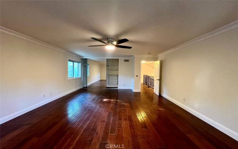 Upper Floor, oversized bedroom