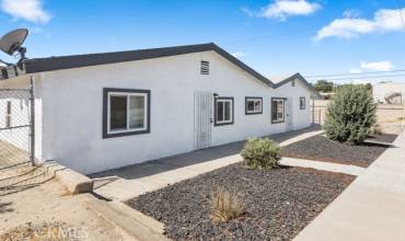 16799 A St #1-2 Street, Victorville, California 92395, 2 Bedrooms Bedrooms, ,1 BathroomBathrooms,Residential Income,Buy,16799 A St #1-2 Street,CV24196727