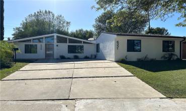 6329 Jumilla Avenue, Woodland Hills, California 91367, 3 Bedrooms Bedrooms, ,2 BathroomsBathrooms,Residential Lease,Rent,6329 Jumilla Avenue,SR24230105